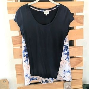 Flowy navy Anthro Deletta top with printed back